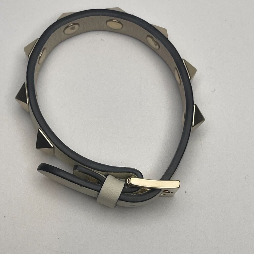 Valentino Garavani Rockstud Calfskin Leather Bracelet - Light Ivory - Preowned - Picture 4 of 8